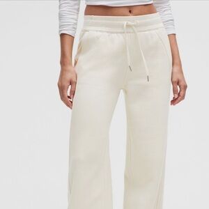 Lululemon Scuba Mid Rise Wide Leg Cropped Pant
